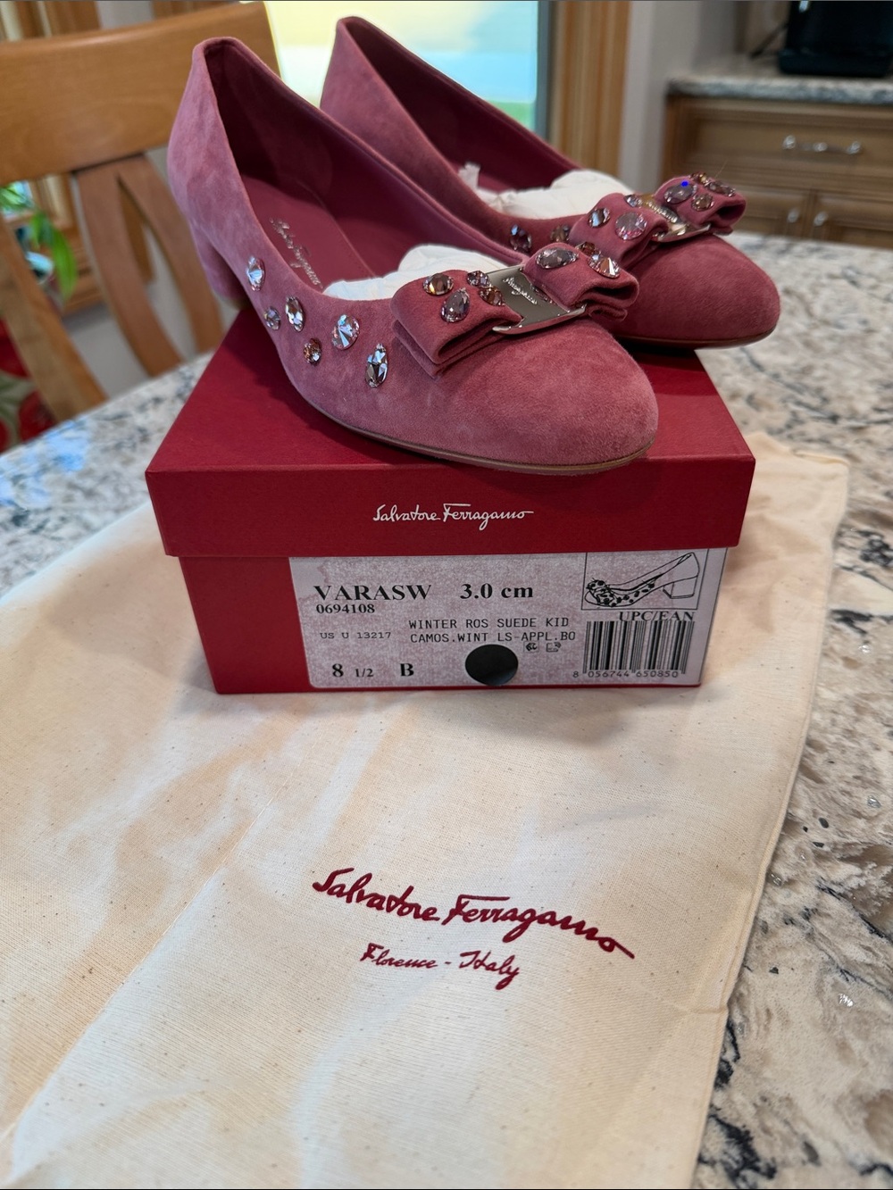 NEW!! Salvatore Ferragamo Rose Suede Varina Bow Flats with Crystal Detail - Picture 1 of 7